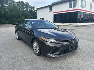 Used 2018 Toyota Camry LE image 1