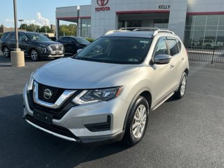Used 2018 Nissan Rogue SV image 1