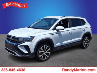 Used 2024 Volkswagen Taos SE image 1