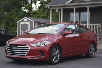 Used 2017 Hyundai Elantra SE image 1