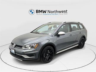 Used 2017 Volkswagen Golf Alltrack image 1
