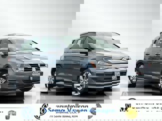 Used 2016 Volkswagen Golf S image 1