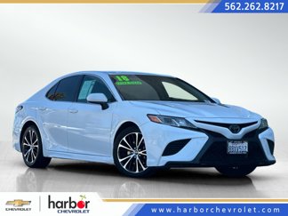Used 2018 Toyota Camry LE image 1