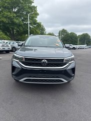 Certified 2022 Volkswagen Taos SE image 1