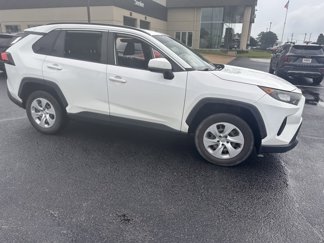 Used 2019 Toyota RAV4 LE image 1