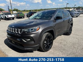 Used 2022 Jeep Compass Latitude image 1