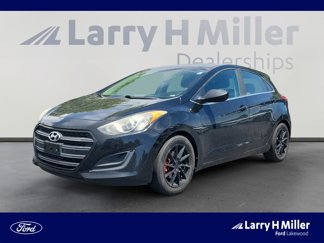 Used 2017 Hyundai Elantra GT image 1