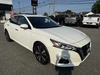 Used 2020 Nissan Altima 2.5 SV image 1
