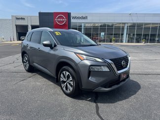 Used 2021 Nissan Rogue SV image 1