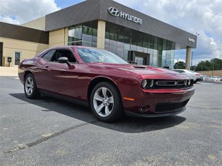 Used 2019 Dodge Challenger SXT image 1