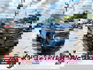 New 2025 Chevrolet Traverse LT w/ Enhanced Driving Package image 1