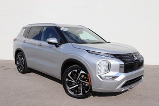 Used 2022 Mitsubishi Outlander SEL image 1