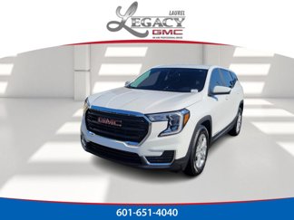 Used 2024 GMC Terrain SLE image 1