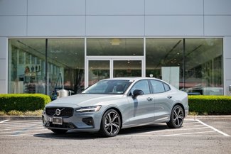 Used 2024 Volvo S60 B5 Core image 1