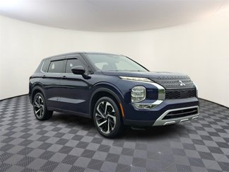 Used 2022 Mitsubishi Outlander SE image 1