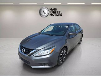 Used 2017 Nissan Altima 2.5 SV image 1