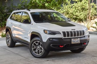 Used 2022 Jeep Cherokee Trailhawk image 1