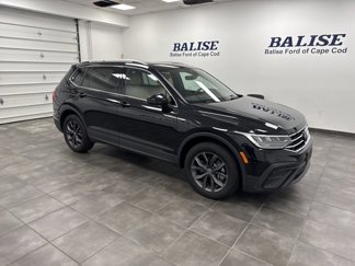 Used 2023 Volkswagen Tiguan SE w/ Panoramic Sunroof Package image 1