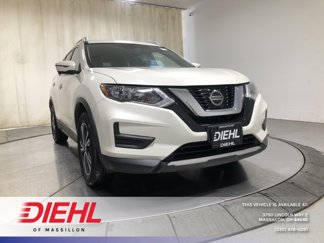 Used 2019 Nissan Rogue SV w/ Premium Package image 1