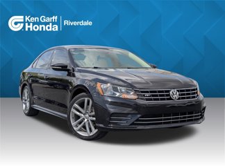Used 2018 Volkswagen Passat 2.0T R-Line image 1