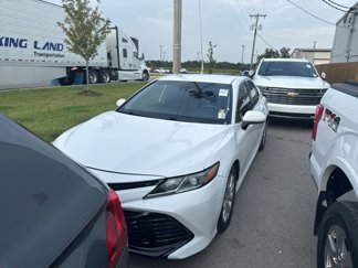 Used 2019 Toyota Camry LE image 1