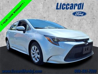 Used 2022 Toyota Corolla LE image 1