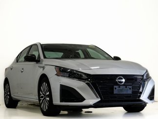 Used 2024 Nissan Altima 2.5 SV image 1