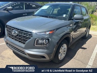 Used 2024 Hyundai Venue SE image 1