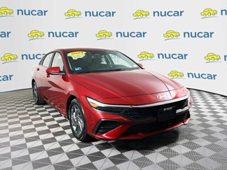 Used 2024 Hyundai Elantra SEL image 1