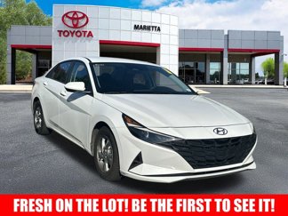 Used 2022 Hyundai Elantra SE image 1