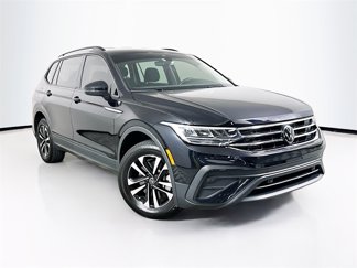 Used 2024 Volkswagen Tiguan S image 1