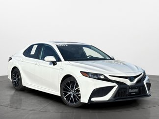 Used 2021 Toyota Camry SE image 1