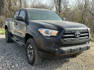 Used 2016 Toyota Tacoma SR5 image 1