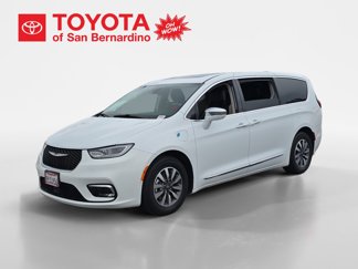 Used 2022 Chrysler Pacifica Limited image 1