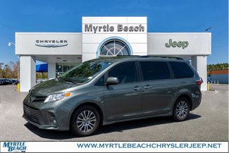 Used 2020 Toyota Sienna XLE image 1