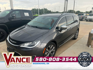 Used 2018 Chrysler Pacifica Limited w/ Tire & Wheel Group image 1