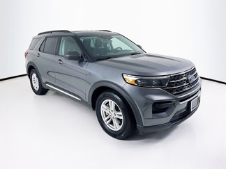 Used 2022 Ford Explorer XLT image 1