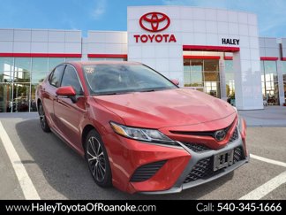 Used 2020 Toyota Camry SE image 1
