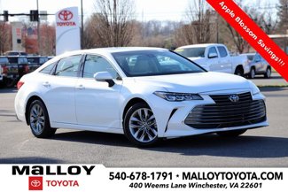 Certified 2022 Toyota Avalon XLE image 1