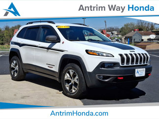 Used 2017 Jeep Cherokee Trailhawk w/ Comfort/Convenience Group image 1