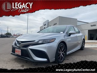 Used 2023 Toyota Camry SE image 1
