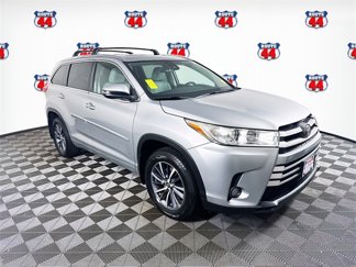 Certified 2017 Toyota Highlander XLE image 1