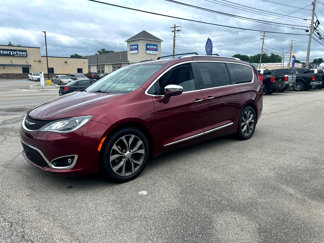 Used 2017 Chrysler Pacifica Limited w/ UConnect Theater Package image 1