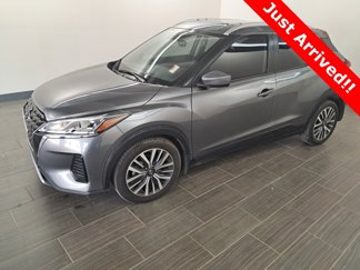 Used 2022 Nissan Kicks SV image 1