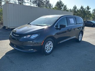 Used 2022 Chrysler Voyager LX image 1