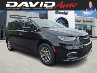 Used 2024 Chrysler Pacifica Touring-L image 1