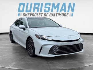 Used 2025 Toyota Camry XLE image 1