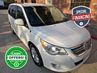 Used 2012 Volkswagen Routan SE image 1