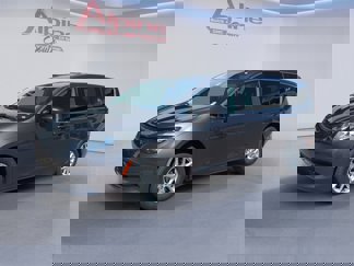 Used 2022 Chrysler Voyager LX image 1