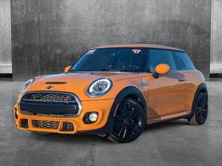 Used 2017 MINI Cooper S image 1